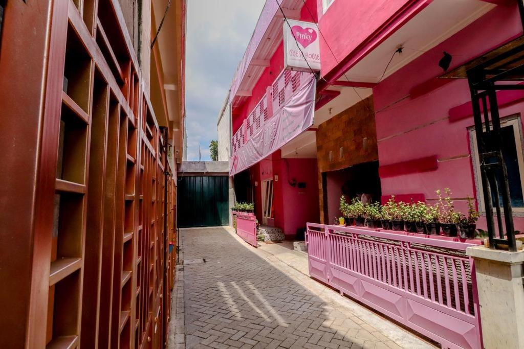 Pinky Guest House Syariah Kota Batu Batu (East Java) Exterior foto