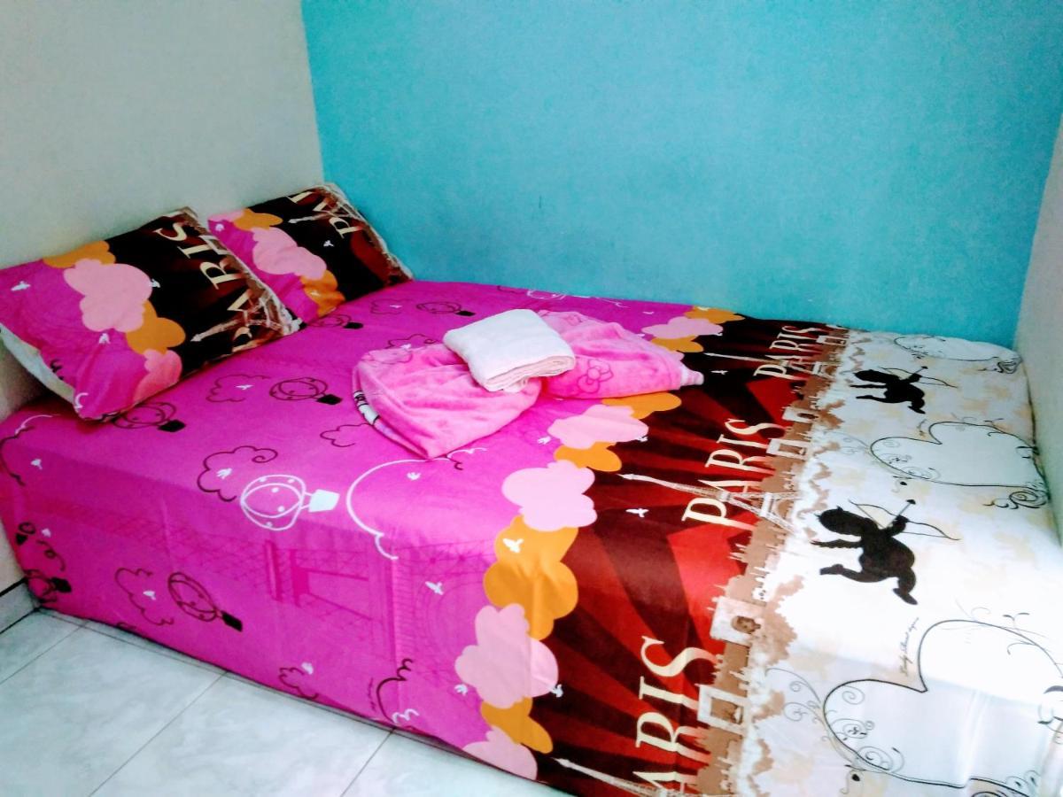 Pinky Guest House Syariah Kota Batu Batu (East Java) Exterior foto