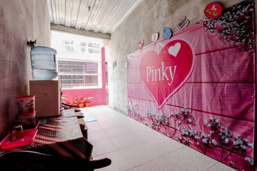Pinky Guest House Syariah Kota Batu Batu (East Java) Exterior foto